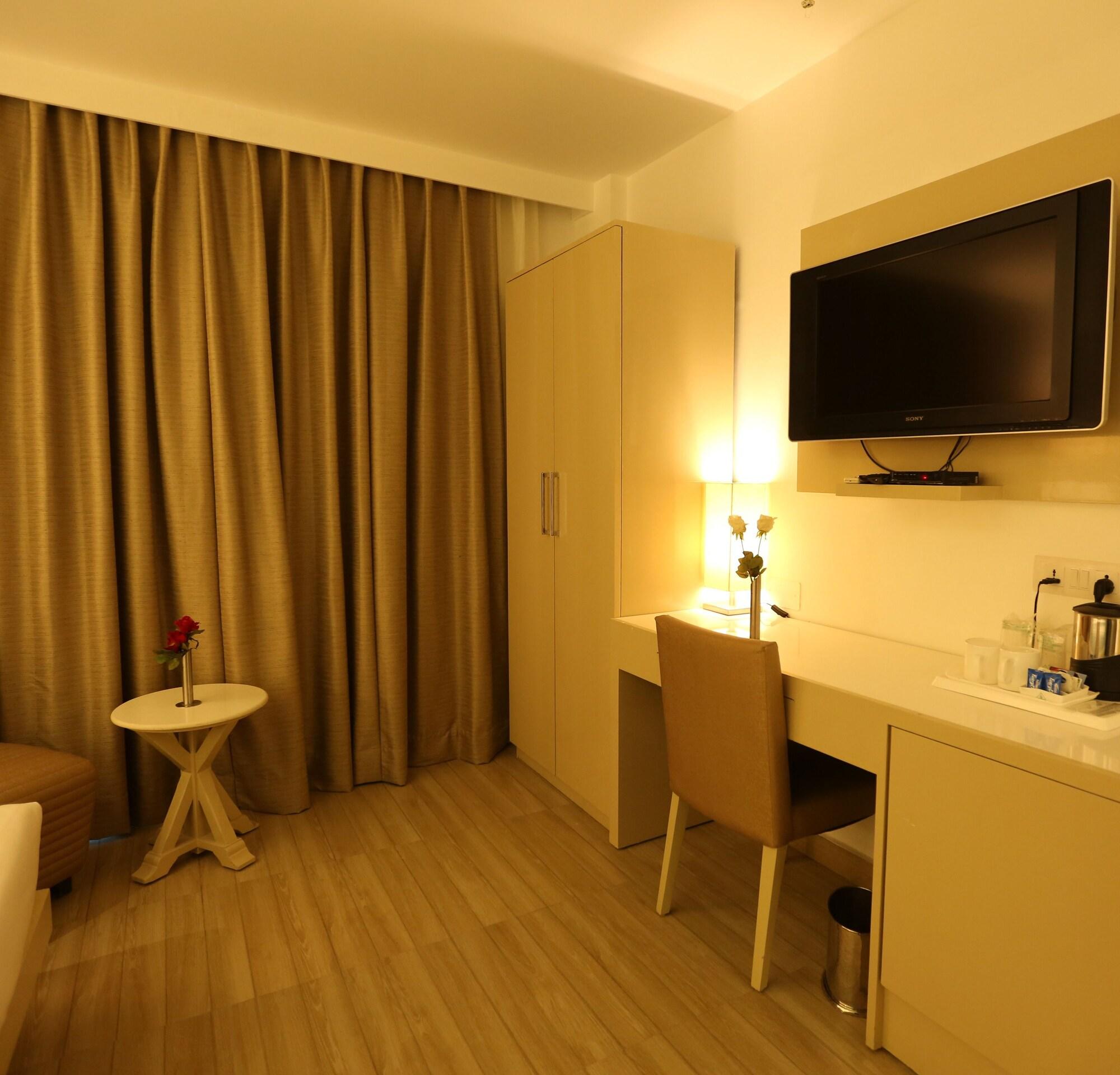 Hotel Shanti Palace West Patel Nagar Nuova Delhi Esterno foto