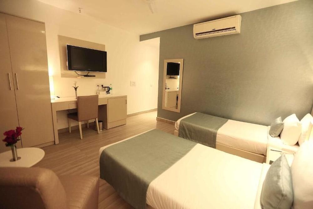 Hotel Shanti Palace West Patel Nagar Nuova Delhi Esterno foto