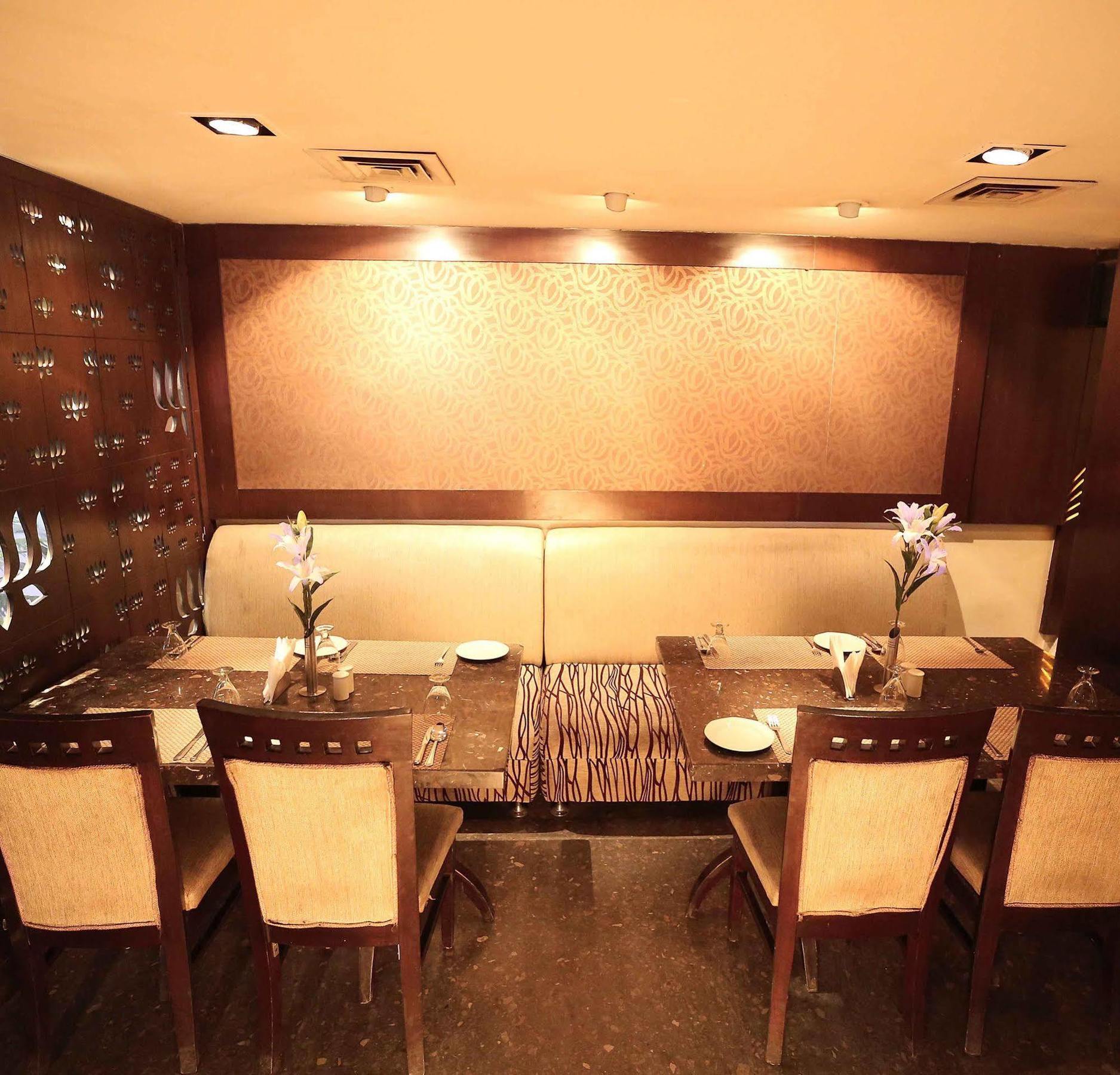 Hotel Shanti Palace West Patel Nagar Nuova Delhi Esterno foto