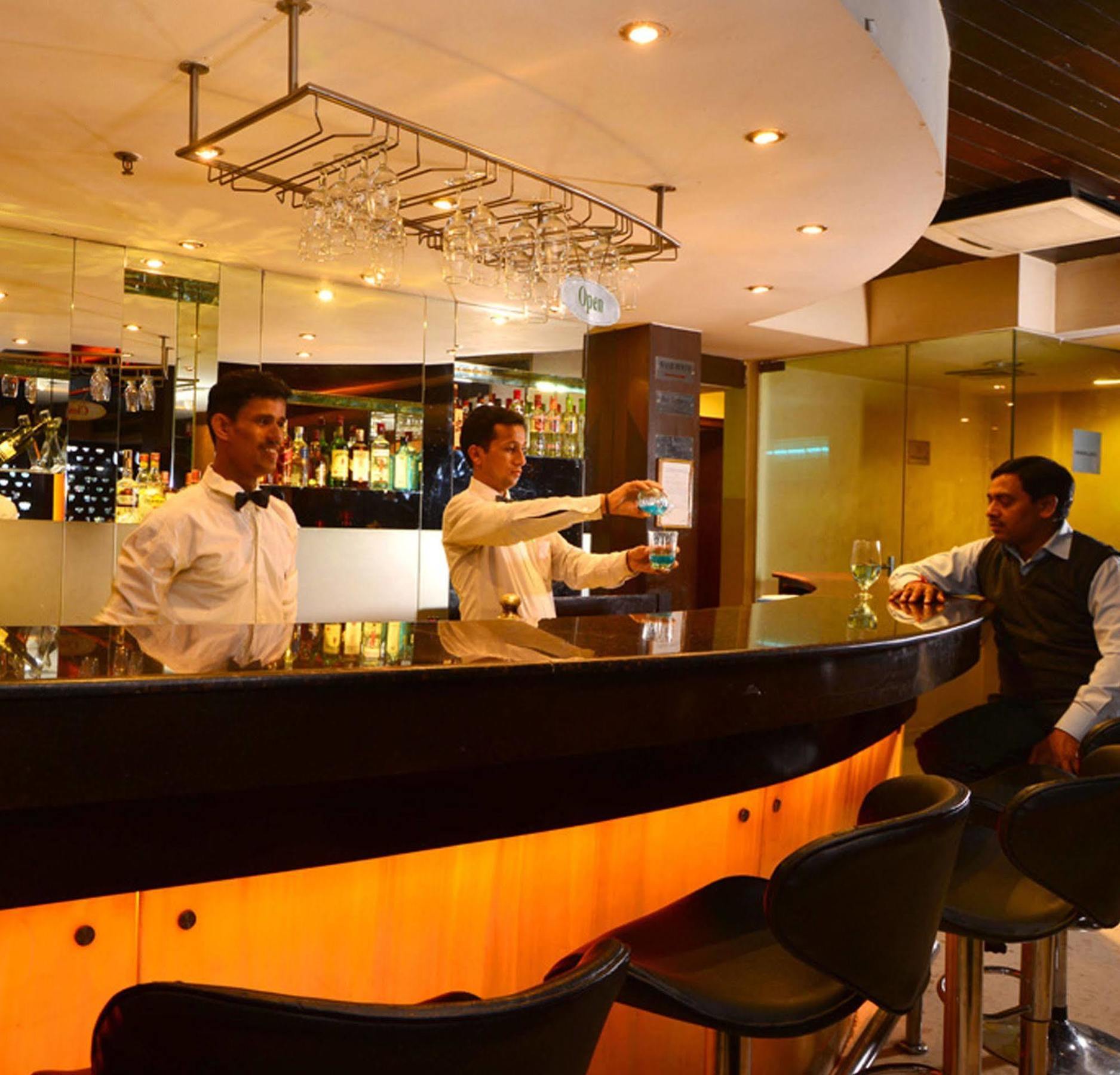 Hotel Shanti Palace West Patel Nagar Nuova Delhi Esterno foto